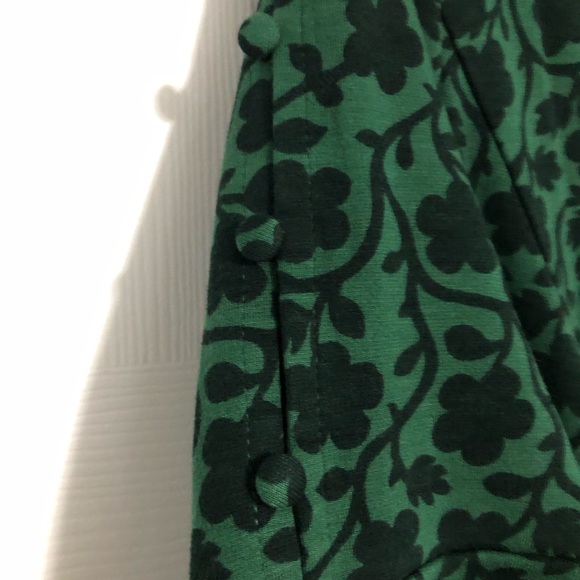 Boden Alexis Jersey dress with green enchanted vine and flowers fluted sleeve - Picture 6 of 15